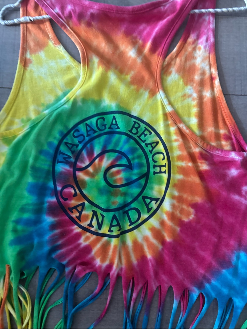 🎀FREE🎀WITH ANY PURCHASE🎀Vintage Women's 'Wasaga Beach' Tie-Dye Fringe Tank Top - Picture 3 of 5